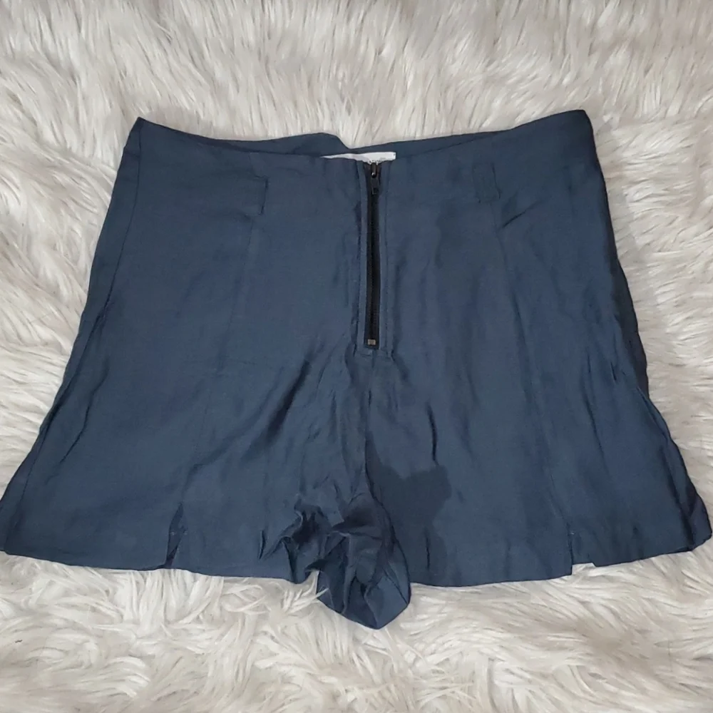 **BCBGeneration Blue Zip-Up Shorts – Size 8 NWT**